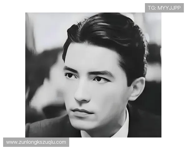 关于尊龙的详细信息，包括家庭背景、教育经历及主要代表作品